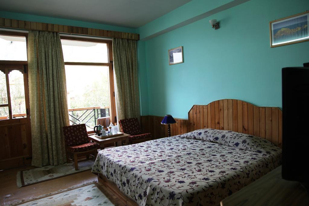 Hotel Naggar Delight Nagar  エクステリア 写真